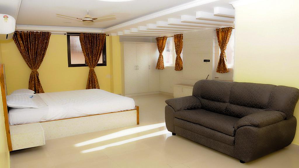 Hariharan Residency - Poonamallee Hotel Csennai Kültér fotó