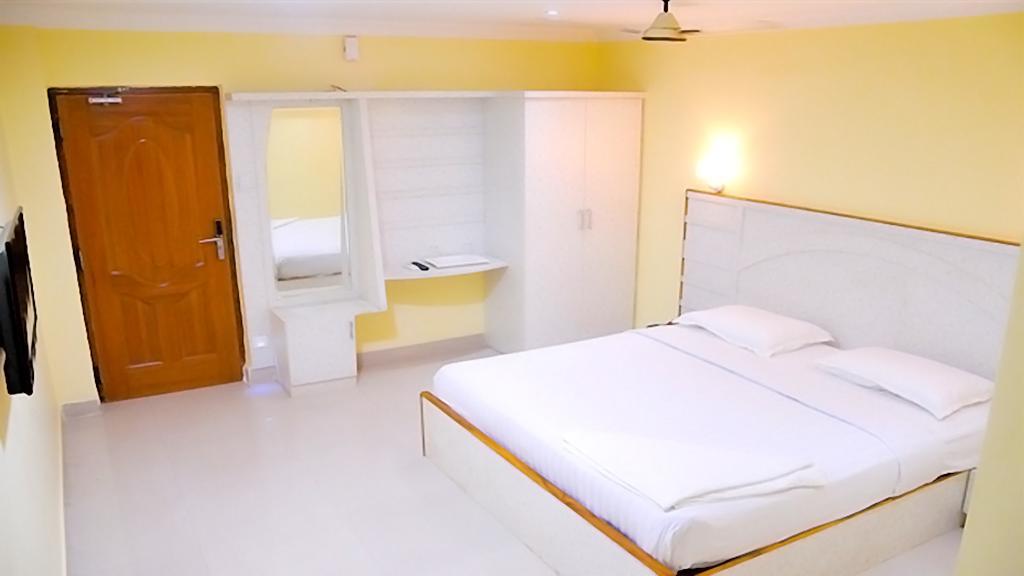Hariharan Residency - Poonamallee Hotel Csennai Kültér fotó
